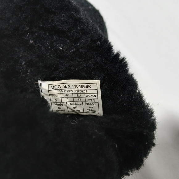 Ugg Treadlite Black Knit Sequin Side Zip Boots. Size 5 - Picture 8 of 12